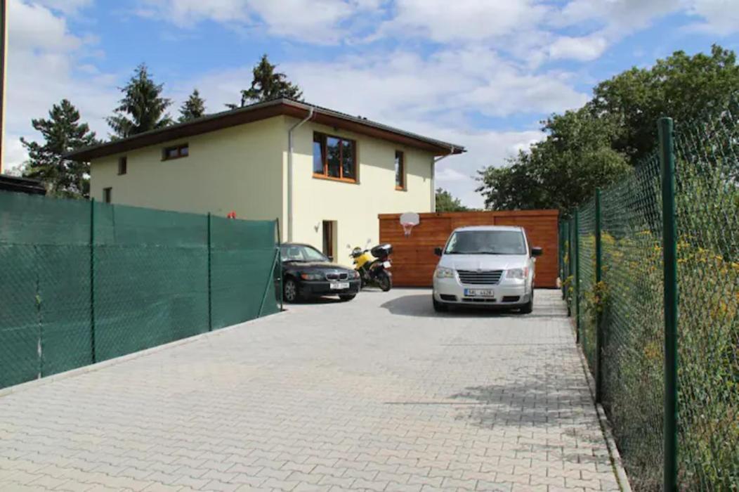 Lovely Apartment, Garden, Parking, Wifi, Netflix Apartamento
