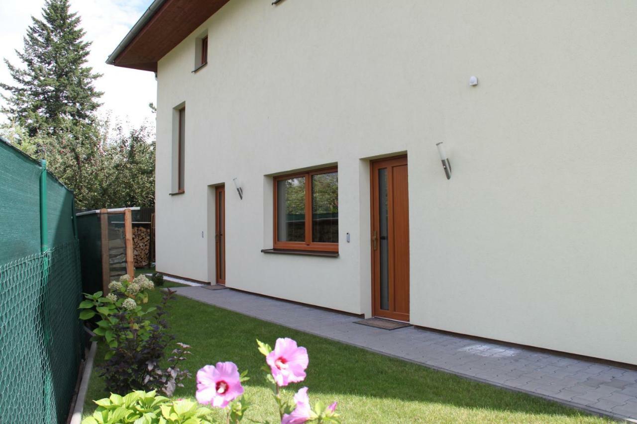 Lovely Apartment, Garden, Parking, Wifi, Netflix * Praha