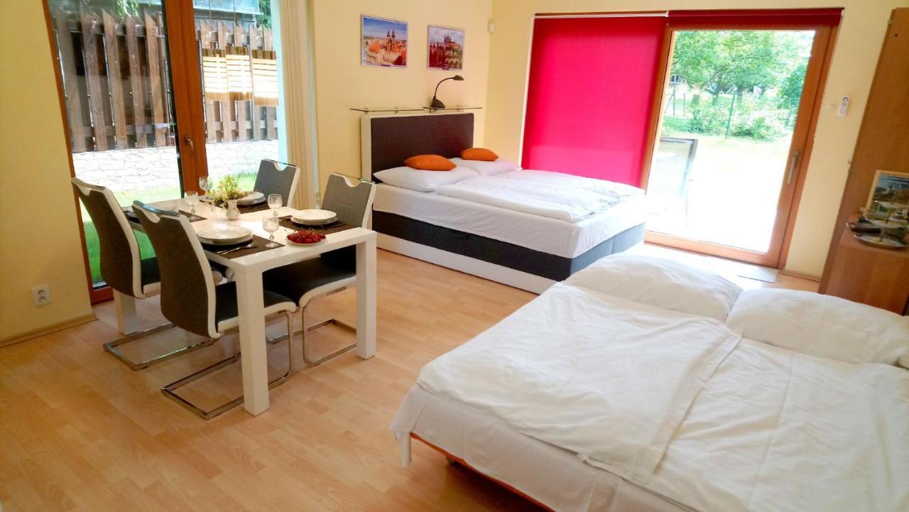 Lovely Apartment, Garden, Parking, Wifi, Netflix Apartament *
