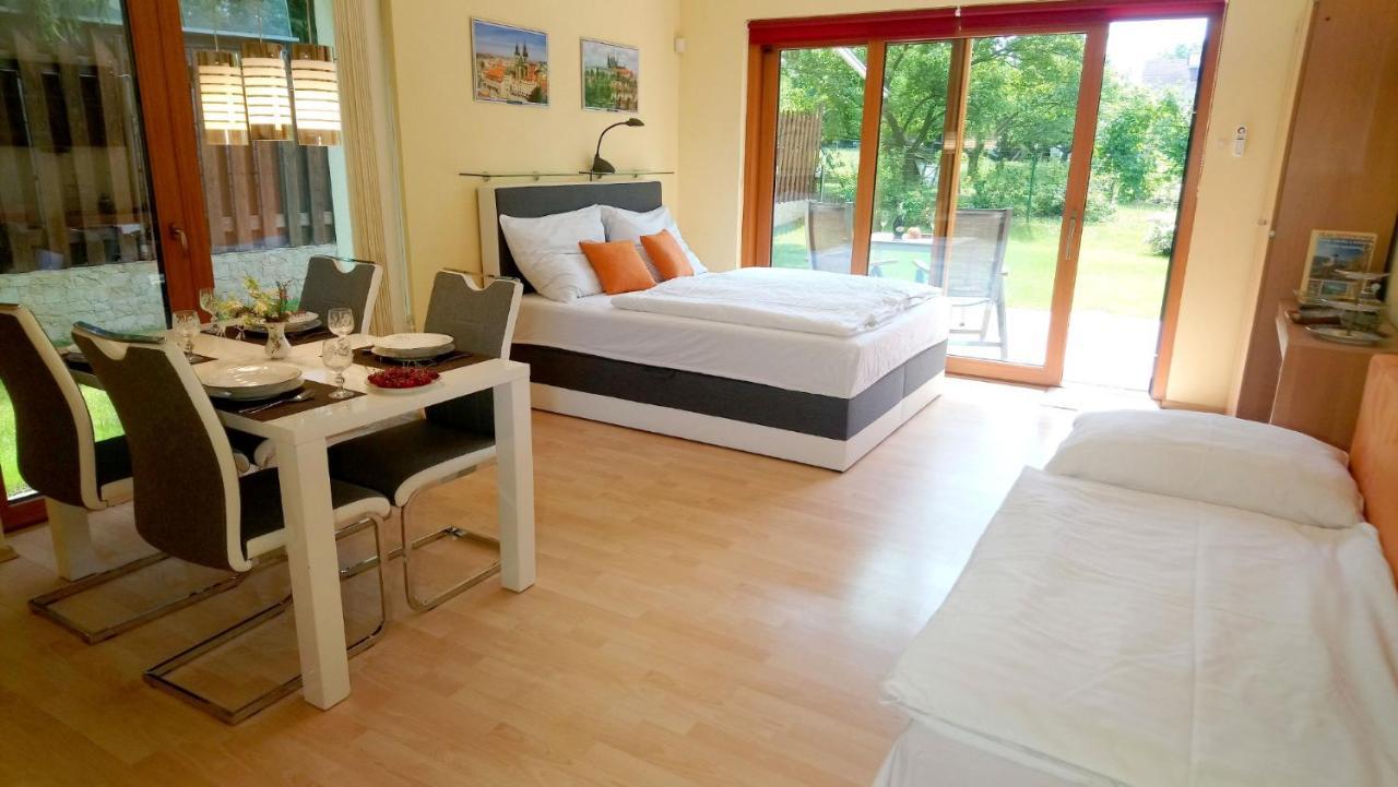 Lovely Apartment, Garden, Parking, Wifi, Netflix Apartament *